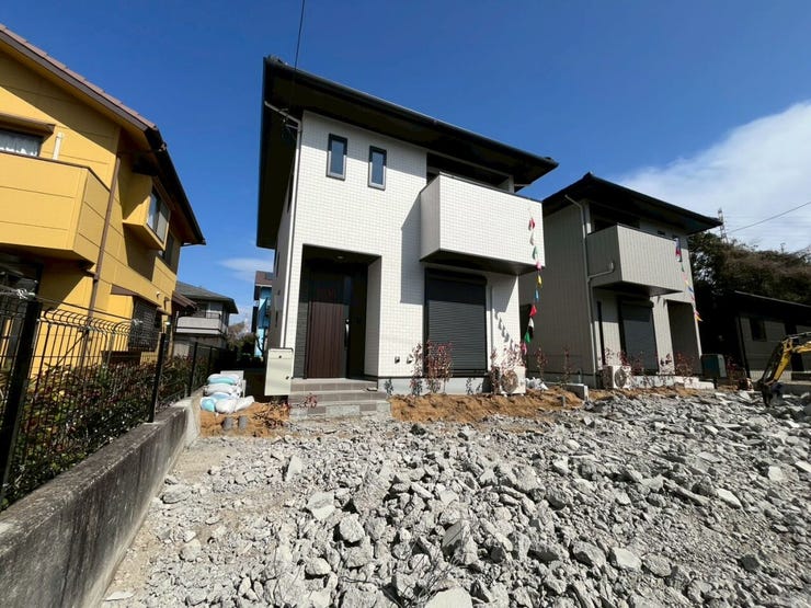 外構は工事中。