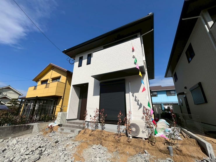 外構は工事中。