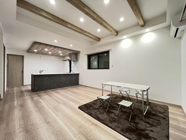 1階はLDKのみで広々♪