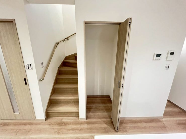 リビング横の収納です