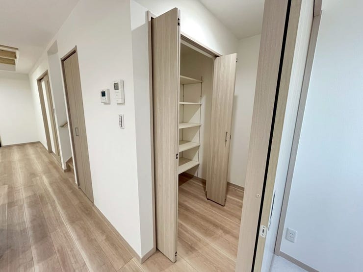 キッチン横に収納あり