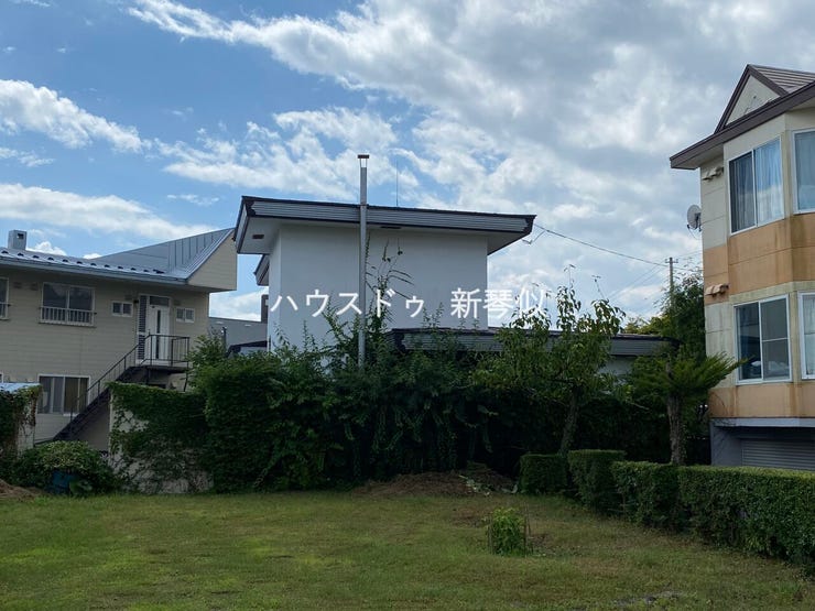 建物東側から撮影