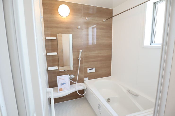 ◇浴室◇ 同仕様
一坪サイズの浴室で足が伸ばせて快適です♪
浴室暖房乾燥機付で、雨の日でも洗濯物が乾かせます♪