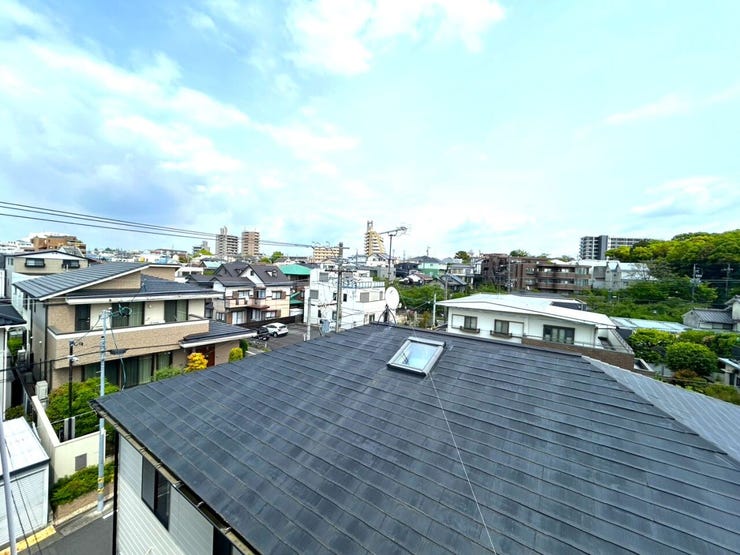 ◆バルコニーからの眺望
時には、ぼうっと空を眺めて、心を癒す時間も大切ですね♪