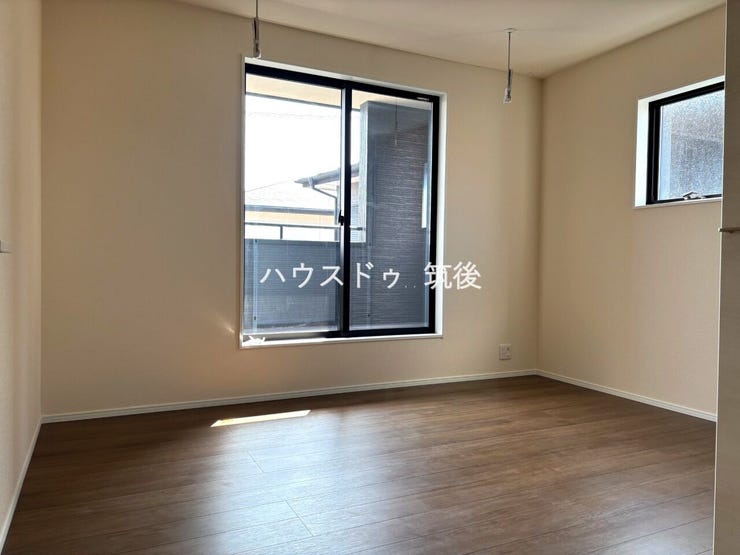 主寝室はゆとりある広さで落ち着く空間。