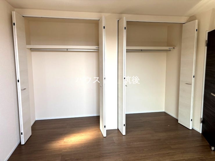 衣類や季節物もすっきり収納。