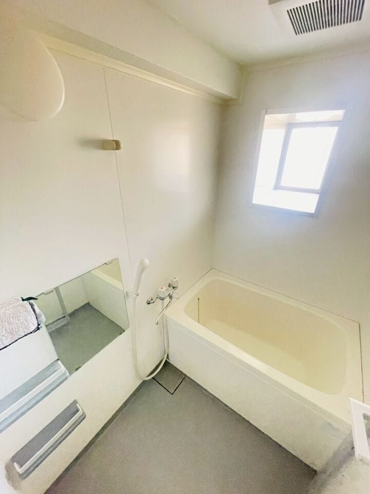 窓も有り換気もしやすい♪
水回りも綺麗にお使いです。