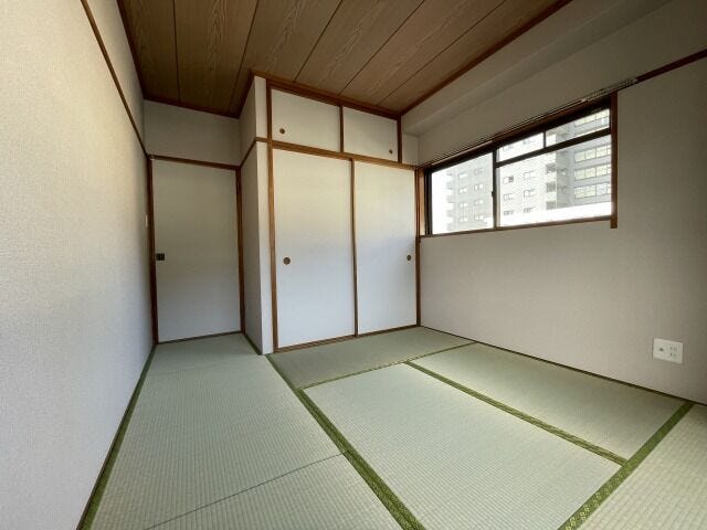 6帖和室:畳の香りと和の空間でリラックスできそうですね◎