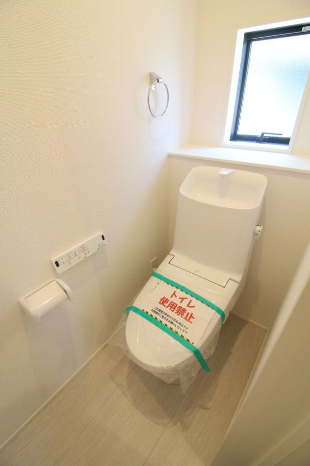 *2階のトイレ*
1階・2階にトイレがあり、忙しい朝や来客時にも便利で、快適にお使いいただけます。