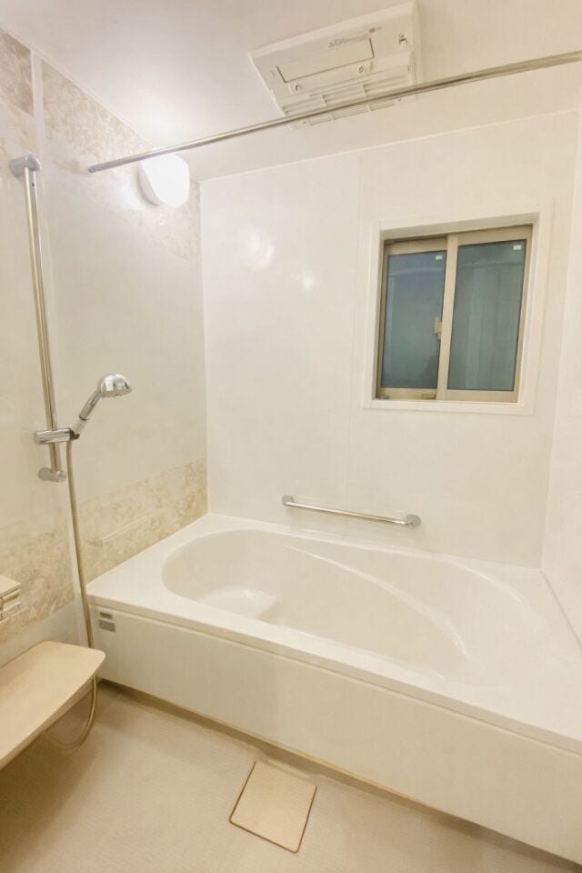 1日の疲れをしっかり癒せそうな広々浴室★
※家具消しの画像修正を行っています。