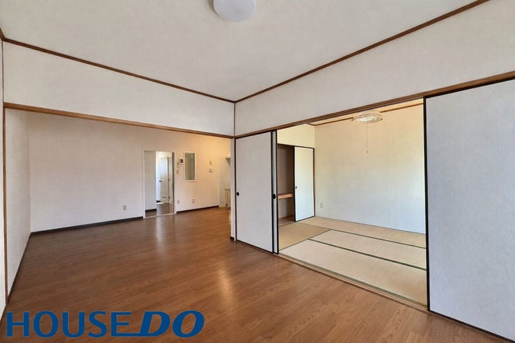 ※AI加工で家具類削除しております。