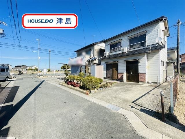 現在上物があり解体後、更地でのお引渡しになります。自由にハウスメーカーを選択できる建築条件なし土地。