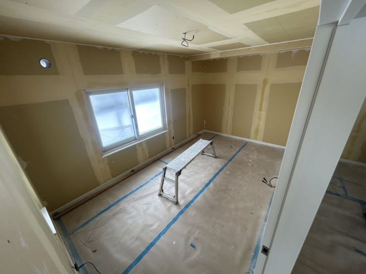 現在クロス仕上げ中です