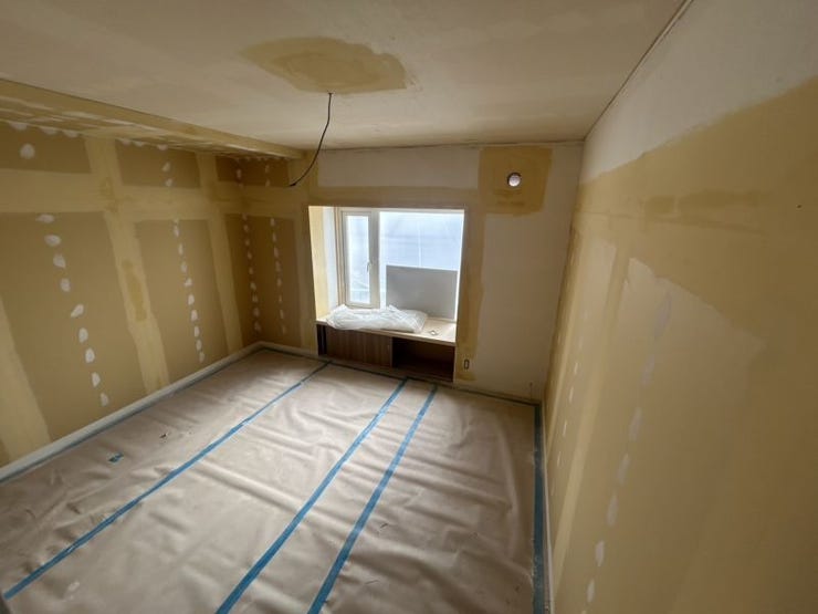 2階7畳洋室 現在クロス仕上げ中です