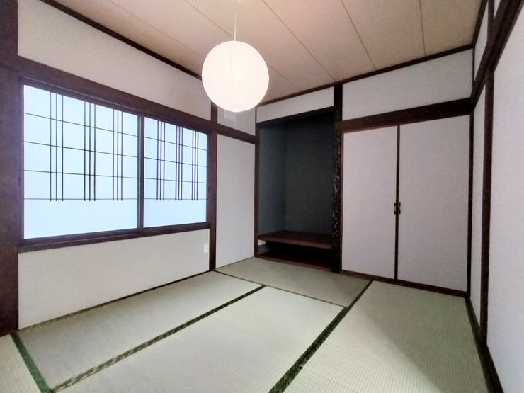 収納を備えた和室。お子様用品や来客用布団の収納にも便利です。