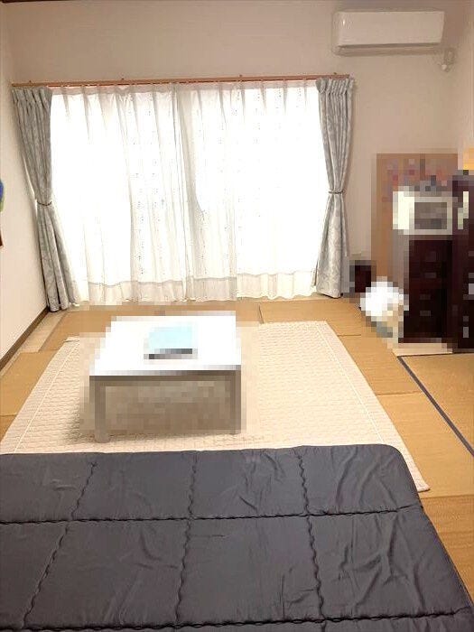 2階の洋室
明るい日差しが差し込みます。