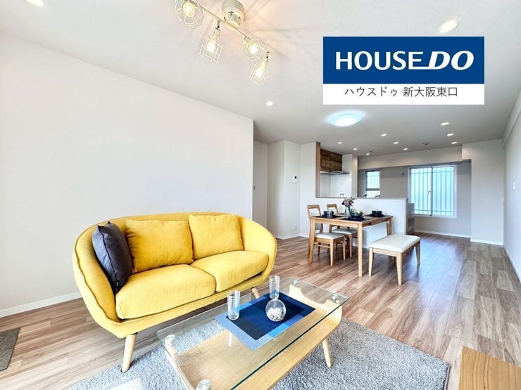 キッチン側も窓のため、二面採光のリビングとなっています。
風抜けもよく、空気のこもらない間取りです。