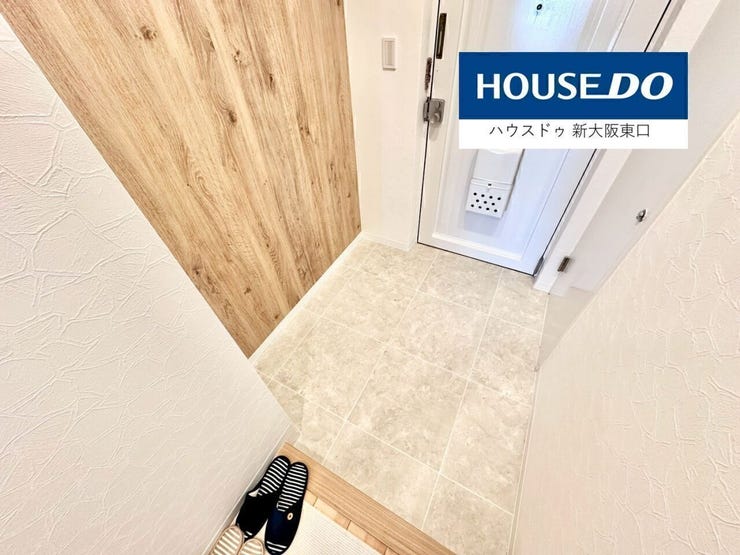 玄関スペースはゆったり
シューズボックスはございません。