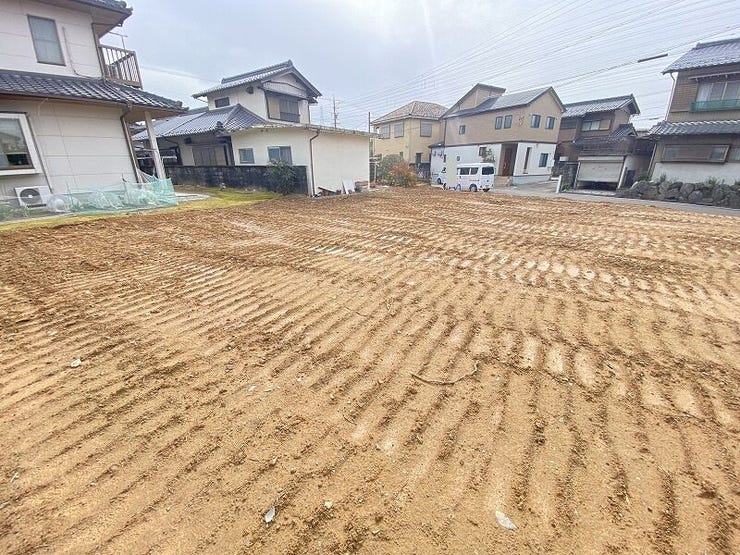 完成前の物件に限り、カラー選択やオプション工事 などのサービス特典が受けられる場合がございます。詳しくお知りになりたい方はお気軽にお問合せください。