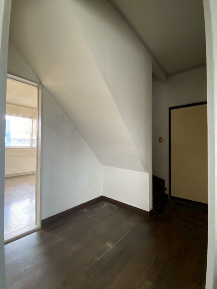 階段下の空間が使用可能。
デッドスペースの少ない作り!