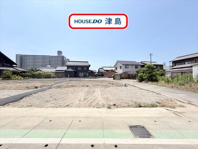 【外観】
高台寺小学校・神守中学校エリア。リビング北側に洗面室を配置した家事動線に優れた3LDK。角地のため明るく開放的な立地です。