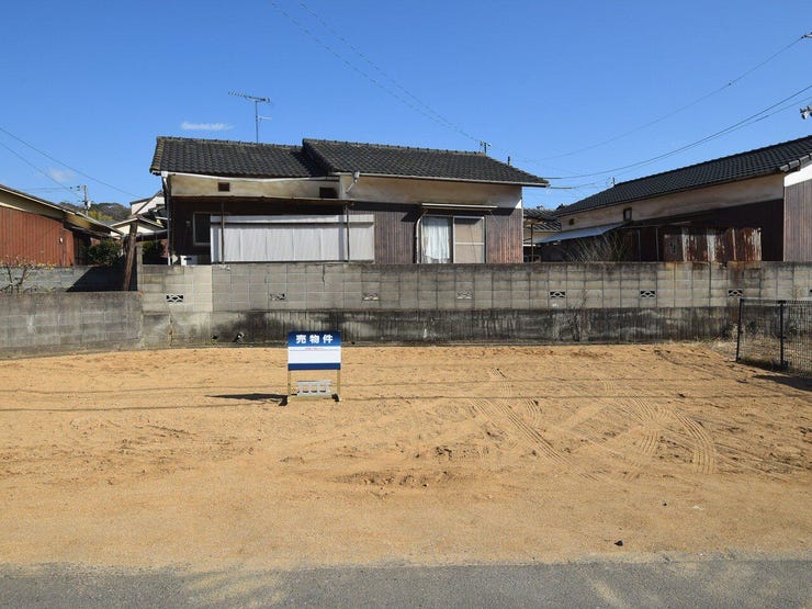 外観を西側より撮影