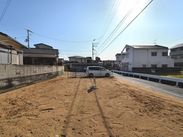 敷地内を北側より撮影