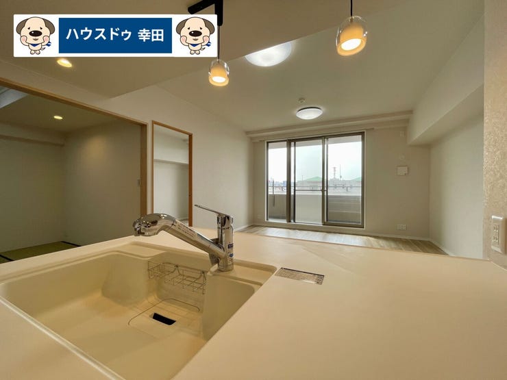 カウンターキッチンになっており、リビングの様子を見ながら作業をすることが出来ます◎