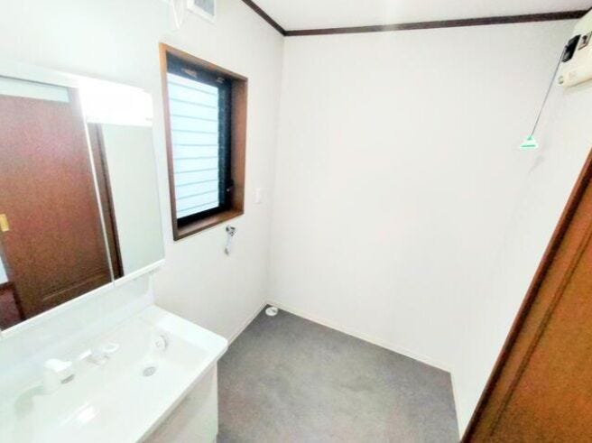 脱いだ服をそのまま洗濯機へ入れてお風呂へ♪洗濯カゴいらず!