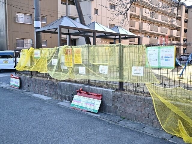 ゴミ集積場です。ネットがありカラスや動物などに荒らされにくそうです。