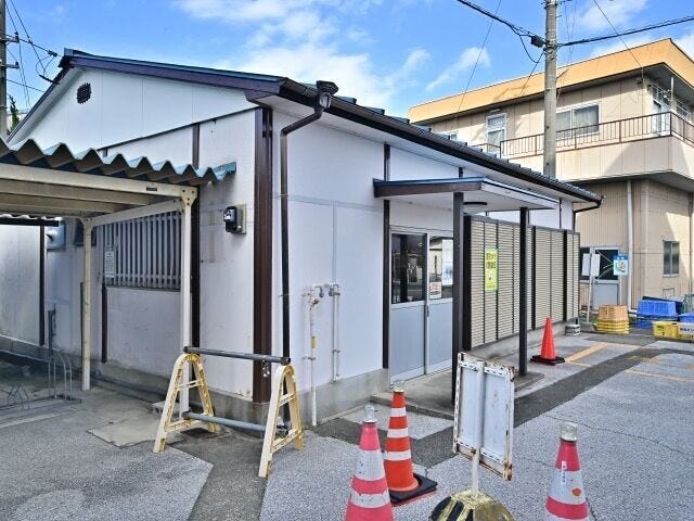 気になる方は、ご案内させていただきます。
お気軽にお問い合わせください。
お問い合わせは「ハウスドゥ 清須」まで!
名鉄新清洲駅から西へ。十六銀行さんの前です!