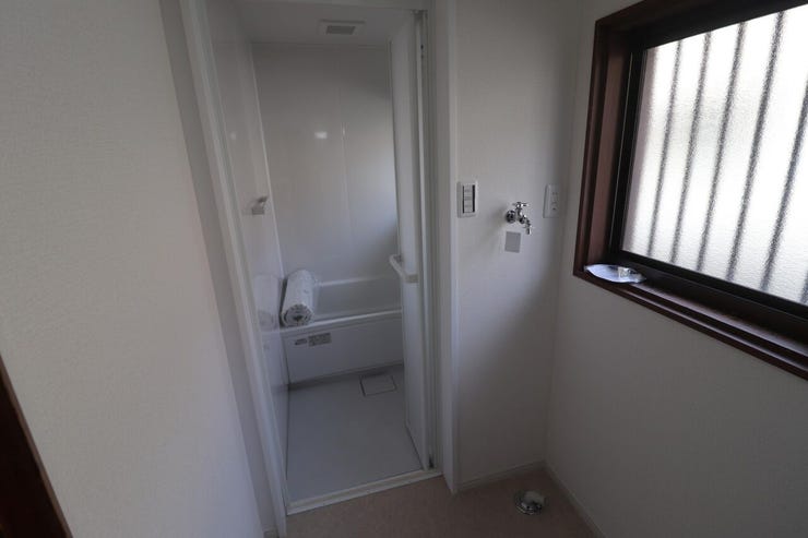 使い勝手の良い洗面所です!朝の身支度もスムーズに行えます♪脱衣スペースもゆとりがあります♪