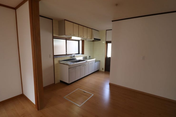 広くとられたキッチンスペースで縦横無尽に料理を楽しんでいただけます♪