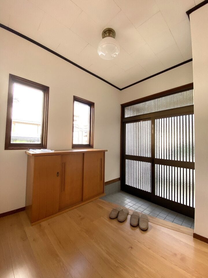 「ただいま。」と早く帰りたい。「おかえり。」と出迎えたい。家族の笑顔、我が家の入り口です♪