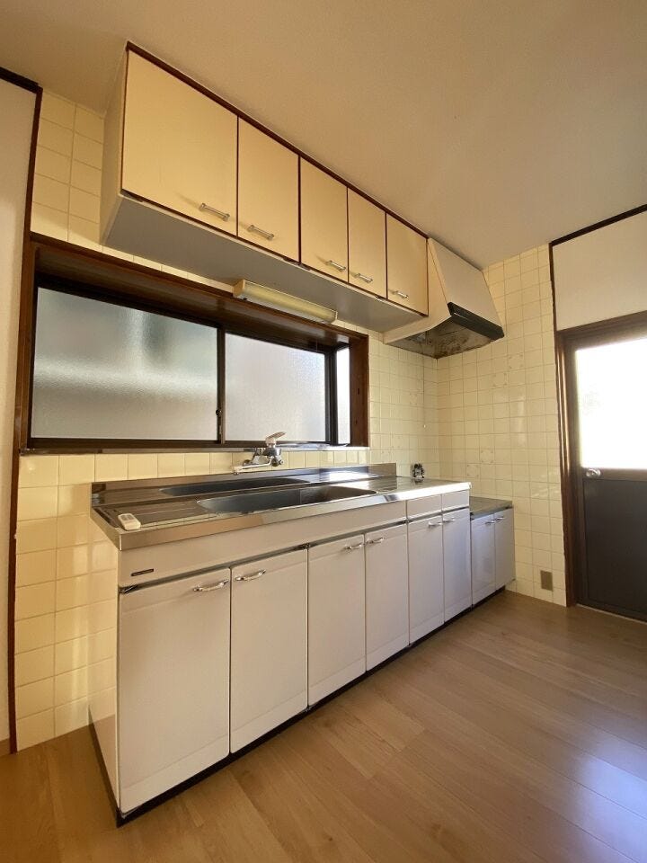 一番重要な物は「衣食住」と「家族」だと思います。一生懸命に働いたお父さんの安らぐ場所。美味しい料理を振舞うお母さんの使い易さ。お子様のための住環境。お客様の理想のマイホームをお聞かせ下さい♪