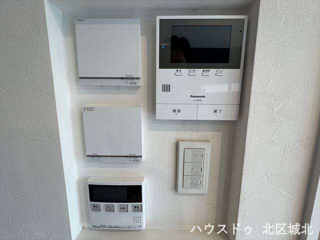 モニター付インターホン・床暖房・給湯パネルがまとまった操作パネル