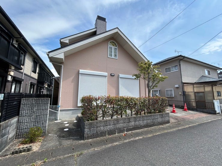保育所や小学校が近く、子育て世代にも安心の立地です。