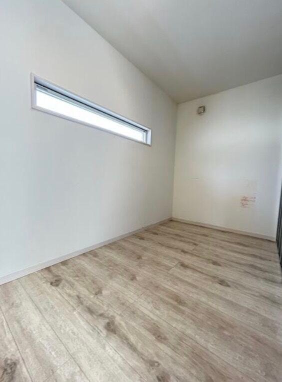 書斎や趣味部屋として使いやすい一室です。