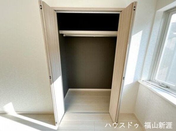 収納付きです♪