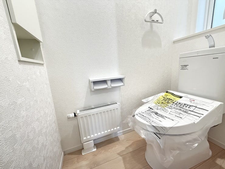 温水洗浄便座付きで季節を問わず快適にご利用いただけ、毎日の生活をさりげなくサポートします!