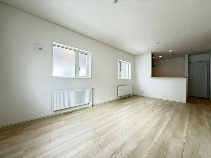 温もりを感じる木目フローリングのLDK15.6帖!