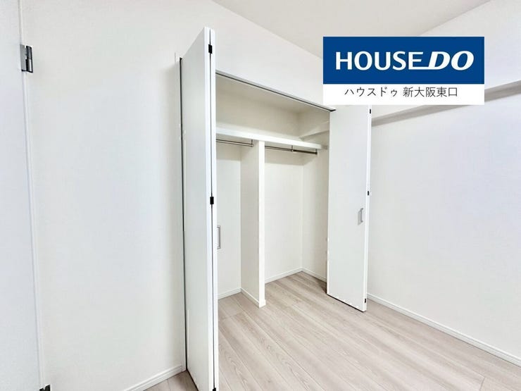 奥行があり、たくさんの荷物の入る収納です。
全室に収納あり