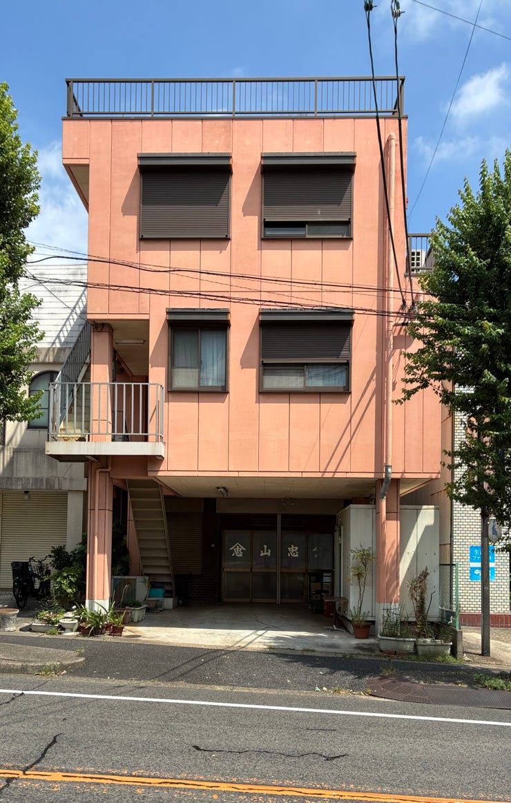 【外観】
ゆとりある暮らしを叶える倉庫兼中古戸建が登場