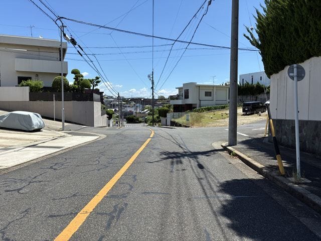 交通量の少ない道路です
