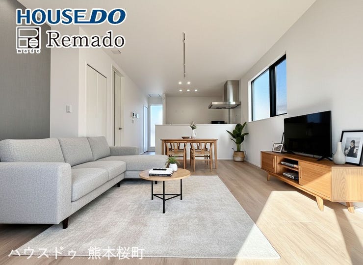 ■家族の笑顔が集う中心地■お気に入りの家具を迎え、窓からは心地の良い光が差し込みます。※CGで家具を配置しています。