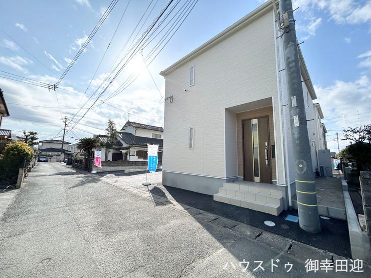 ■理想を叶える新しい暮らしの舞台■高いデザイン性と機能性を兼ね備えた住まい。ここで、家族の新しい物語が始まります。