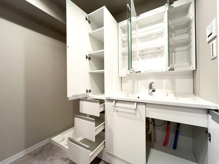 洗面台もたくさん収納できます