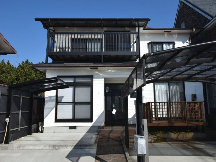 外観を南側より撮影