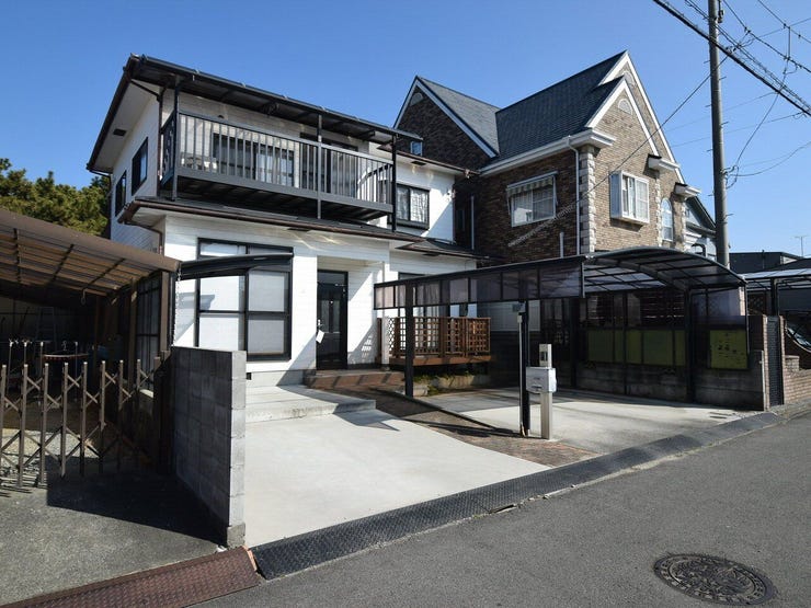 外観を南西側より撮影