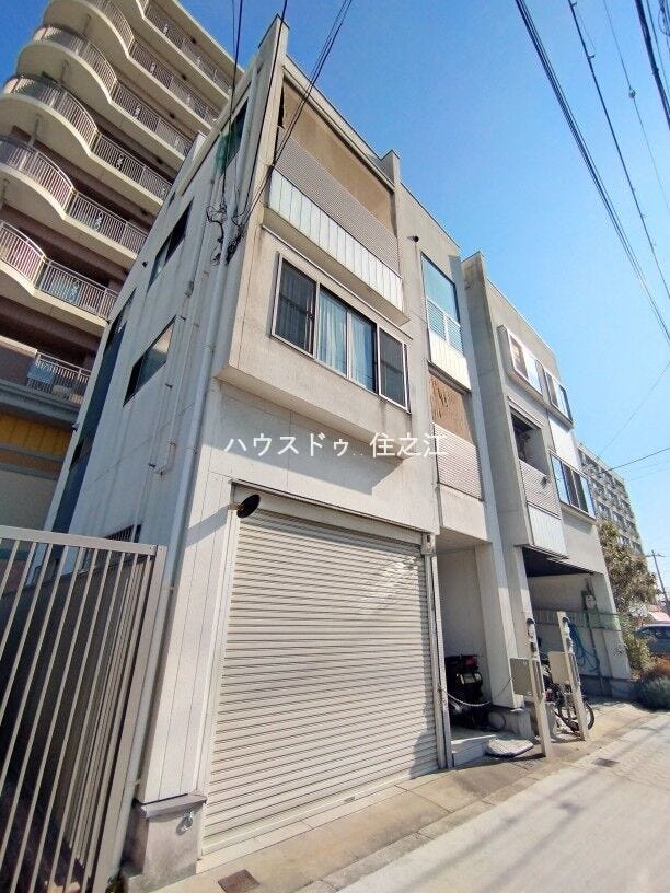 ★バルコニー幅は若干余裕がございますので室外機を置いても洗濯干しスペースに余裕がございます♪